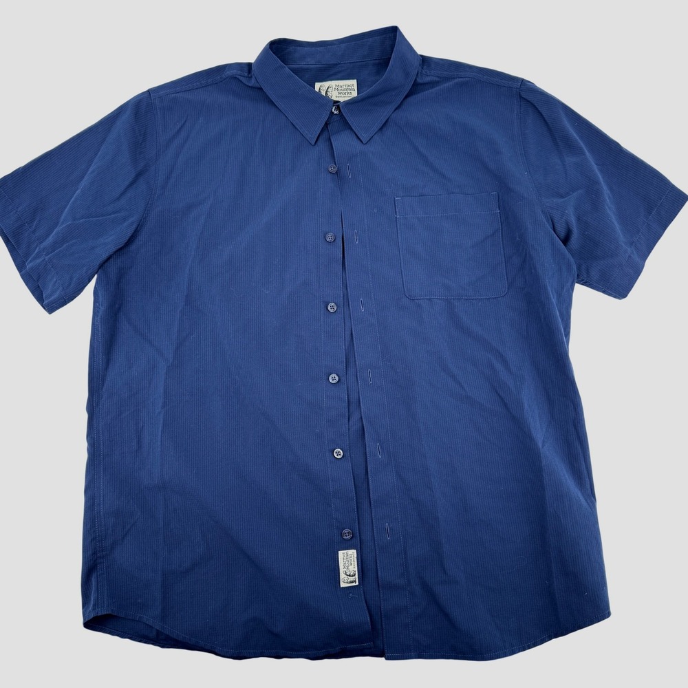 Marmot Mountain Works Mens Large Blue Short Sleeve Button Up Shirt Style M14116‎